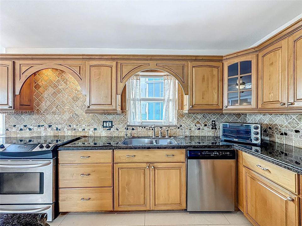 Recientemente alquilado: $2,550 (2 camas, 2 baños, 1150 Pies cuadrados)