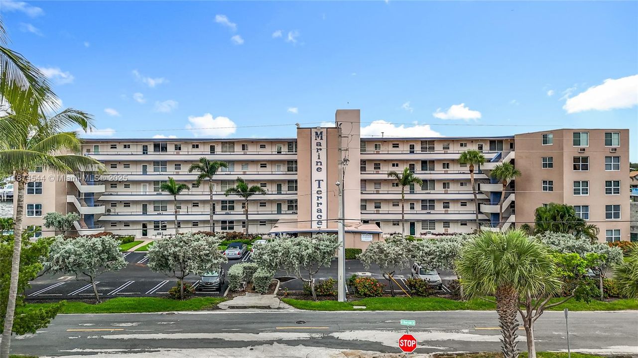 Recientemente alquilado: $2,550 (2 camas, 2 baños, 1150 Pies cuadrados)