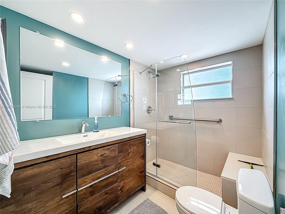 Recientemente alquilado: $2,550 (2 camas, 2 baños, 1150 Pies cuadrados)