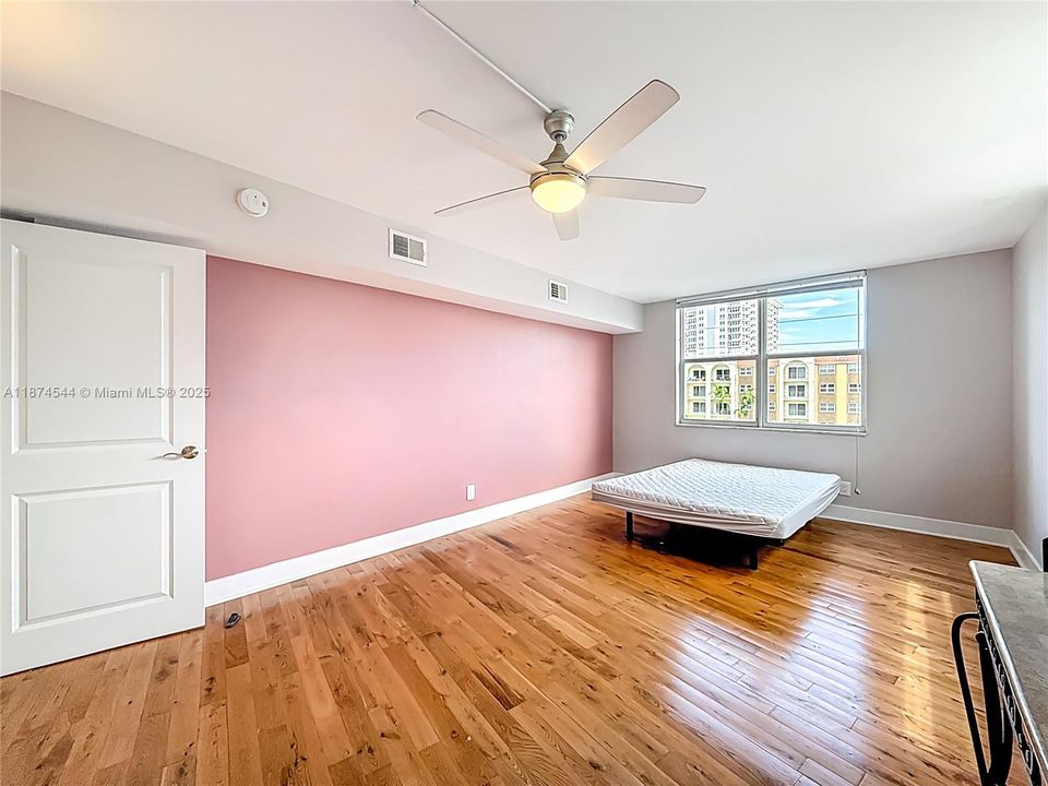 Recientemente alquilado: $2,550 (2 camas, 2 baños, 1150 Pies cuadrados)