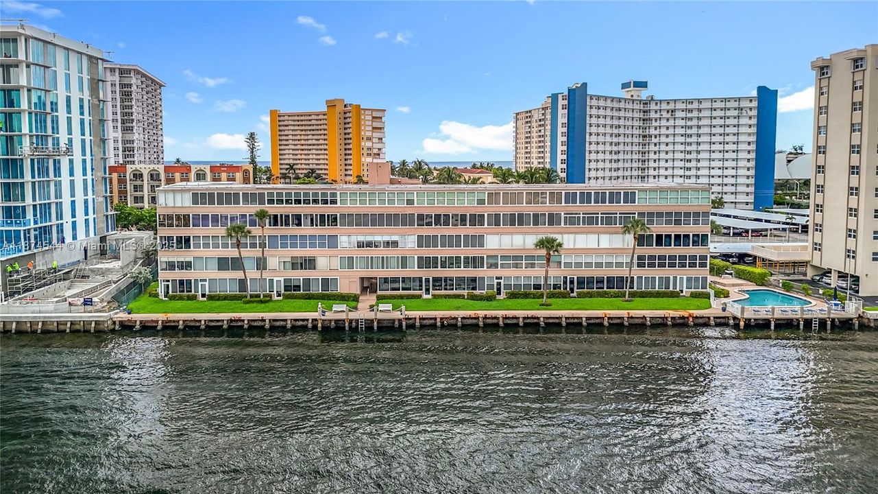 Recientemente alquilado: $2,550 (2 camas, 2 baños, 1150 Pies cuadrados)