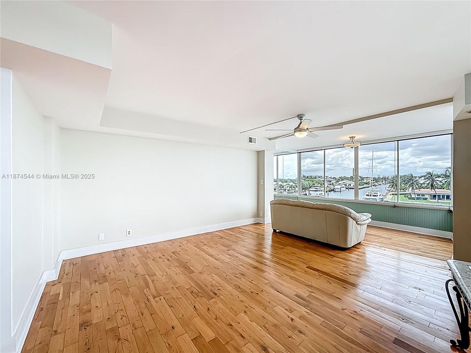 Recientemente alquilado: $2,550 (2 camas, 2 baños, 1150 Pies cuadrados)