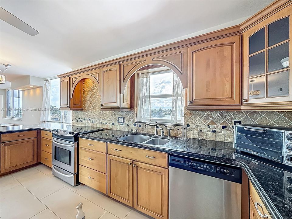 Recientemente alquilado: $2,550 (2 camas, 2 baños, 1150 Pies cuadrados)