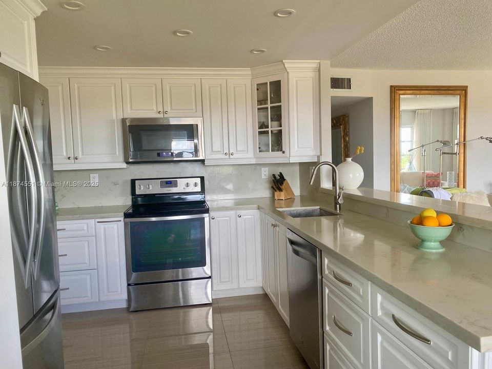 Active With Contract: $218,000 (2 beds, 2 baths, 1350 Square Feet)