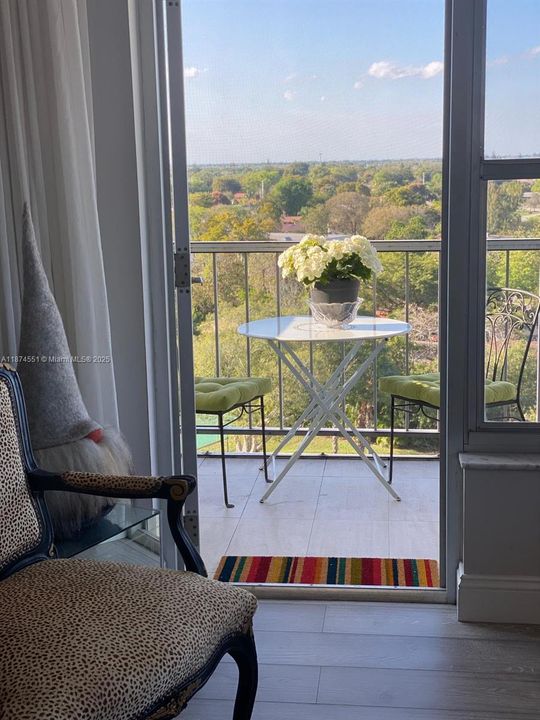 Active With Contract: $218,000 (2 beds, 2 baths, 1350 Square Feet)