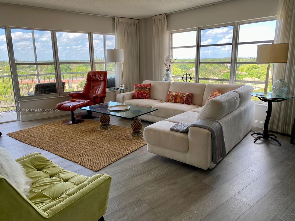 Active With Contract: $218,000 (2 beds, 2 baths, 1350 Square Feet)