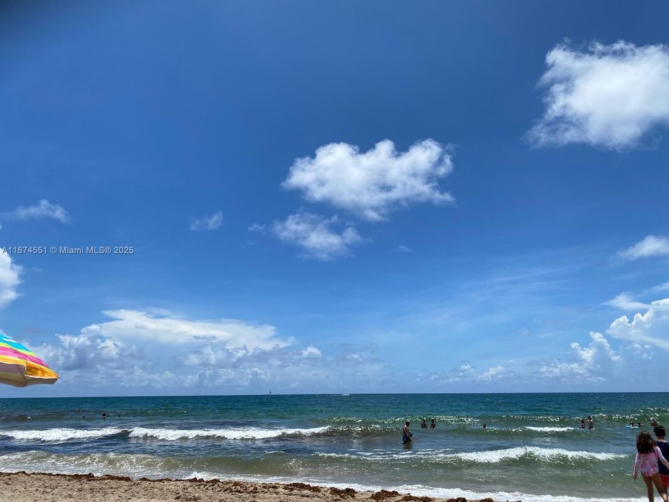 Active With Contract: $218,000 (2 beds, 2 baths, 1350 Square Feet)