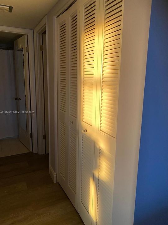 Active With Contract: $218,000 (2 beds, 2 baths, 1350 Square Feet)