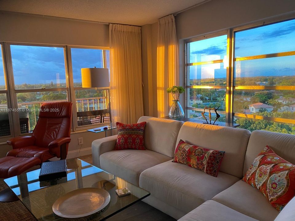 Active With Contract: $218,000 (2 beds, 2 baths, 1350 Square Feet)