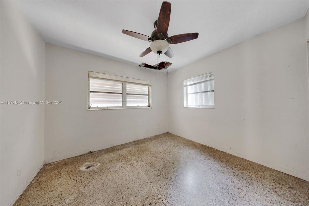 Recently Sold: $399,950 (4 beds, 2 baths, 1496 Square Feet)