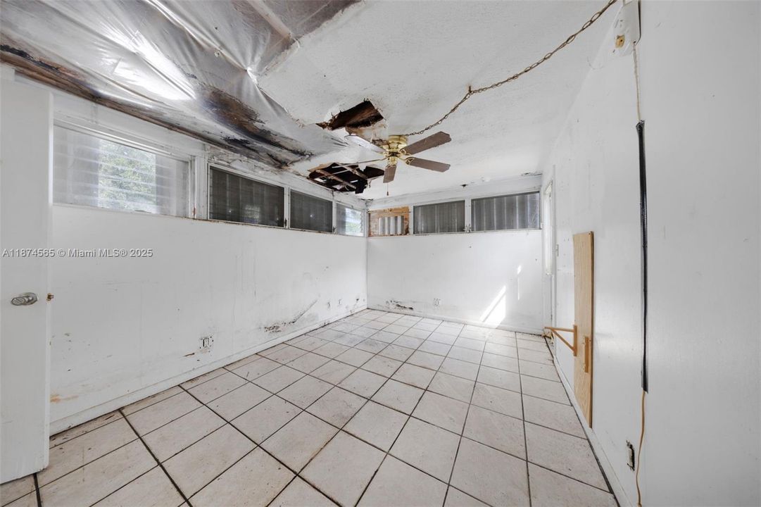 Recently Sold: $399,950 (4 beds, 2 baths, 1496 Square Feet)