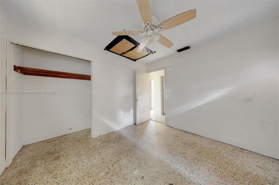 Recently Sold: $399,950 (4 beds, 2 baths, 1496 Square Feet)