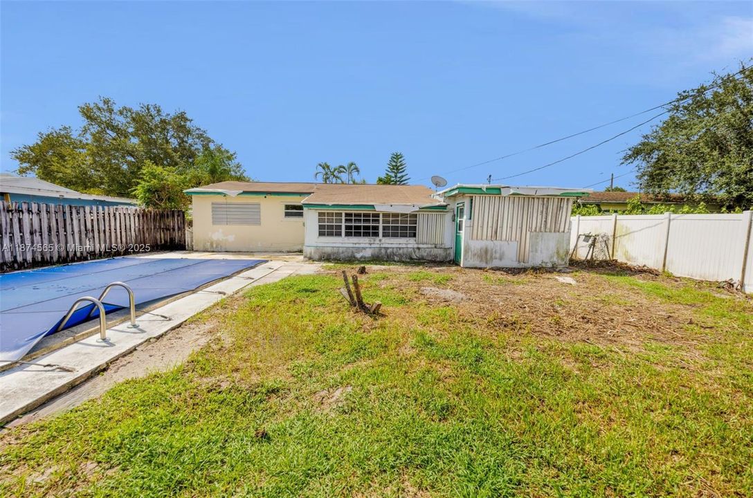 Recently Sold: $399,950 (4 beds, 2 baths, 1496 Square Feet)