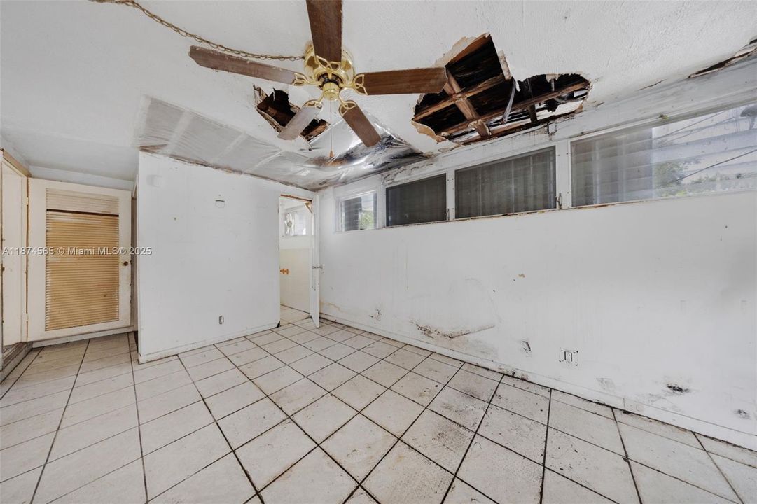 Recently Sold: $399,950 (4 beds, 2 baths, 1496 Square Feet)