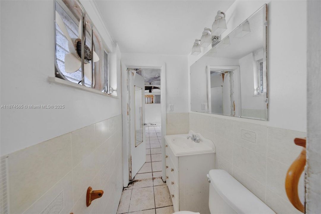 Recently Sold: $399,950 (4 beds, 2 baths, 1496 Square Feet)