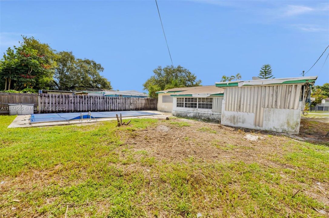 Recently Sold: $399,950 (4 beds, 2 baths, 1496 Square Feet)