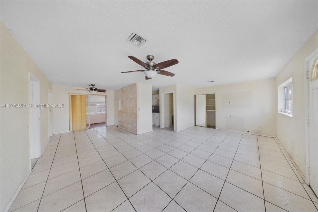 Recently Sold: $399,950 (4 beds, 2 baths, 1496 Square Feet)