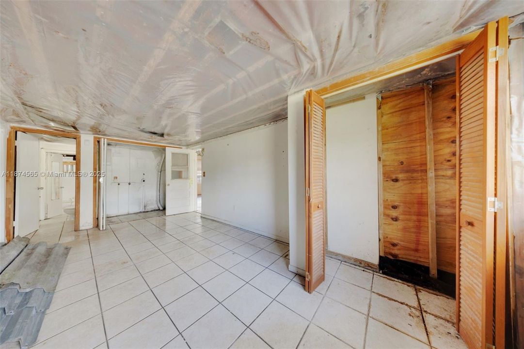 Recently Sold: $399,950 (4 beds, 2 baths, 1496 Square Feet)