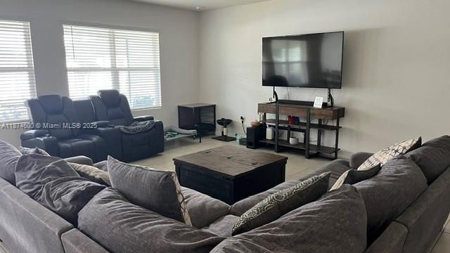 На продажу: $560,000 (4 спален, 2 ванн, 2319 Квадратных фут)