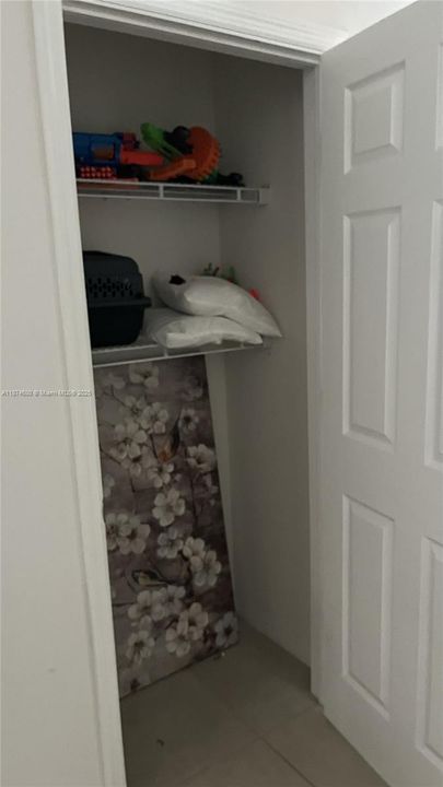 На продажу: $560,000 (4 спален, 2 ванн, 2319 Квадратных фут)