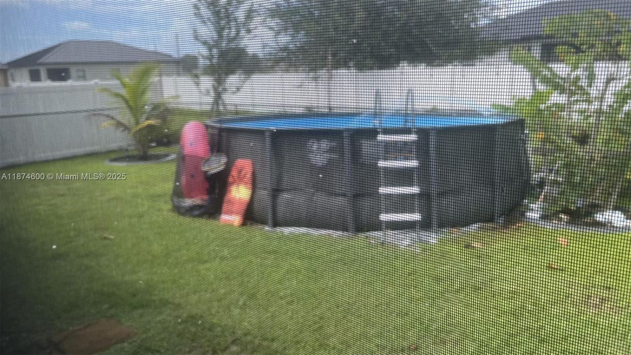 На продажу: $560,000 (4 спален, 2 ванн, 2319 Квадратных фут)