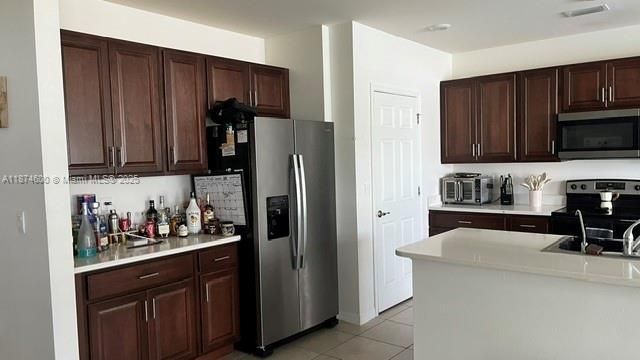 На продажу: $560,000 (4 спален, 2 ванн, 2319 Квадратных фут)