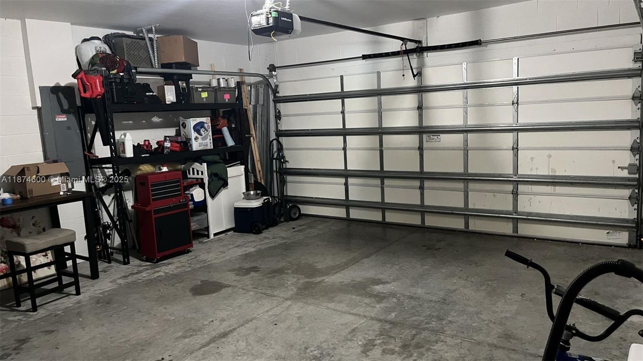 На продажу: $560,000 (4 спален, 2 ванн, 2319 Квадратных фут)