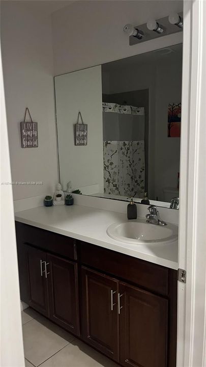 На продажу: $560,000 (4 спален, 2 ванн, 2319 Квадратных фут)