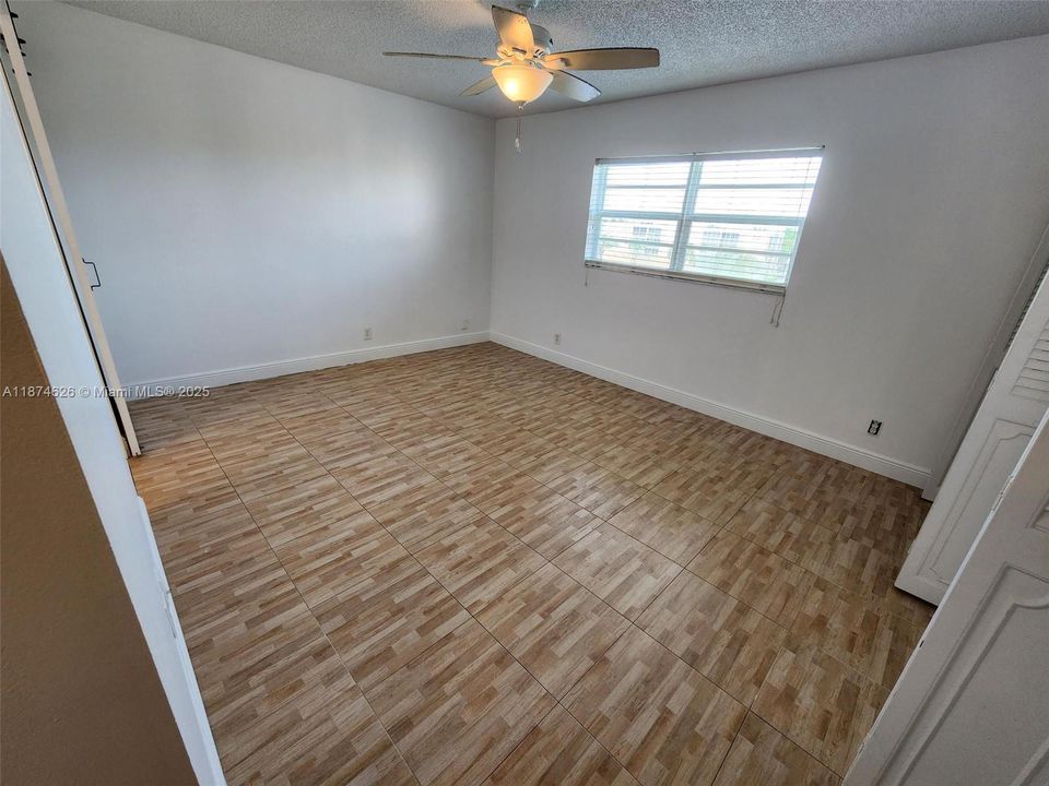 For Sale: $260,000 (2 beds, 2 baths, 1144 Square Feet)