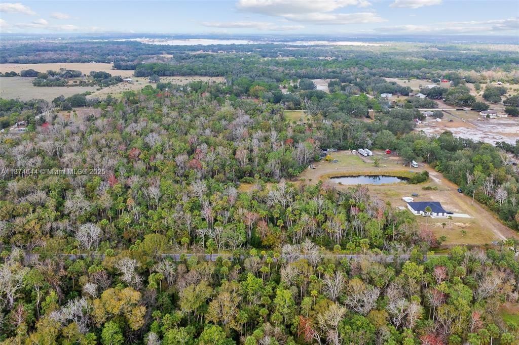 На продажу: $110,000 (4.74 acres)