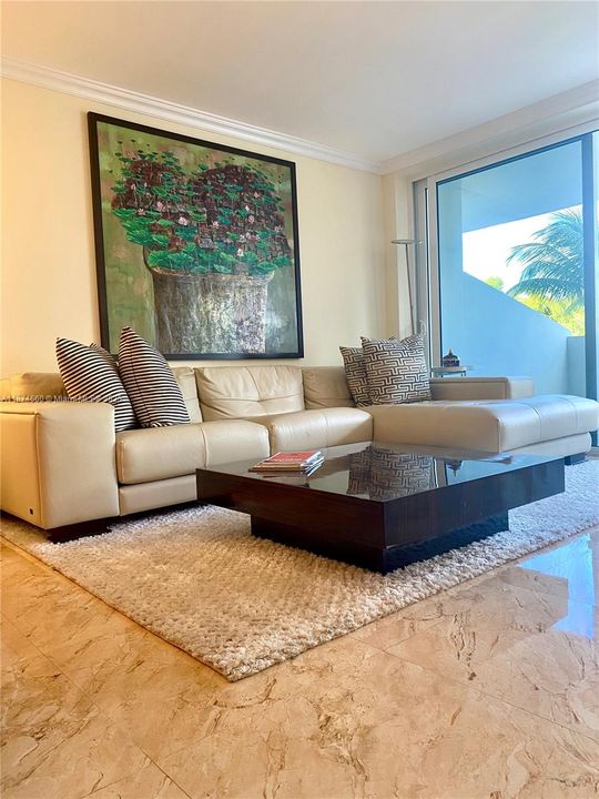 For Sale: $1,075,000 (2 beds, 2 baths, 1260 Square Feet)