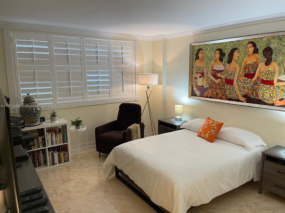 For Sale: $1,075,000 (2 beds, 2 baths, 1260 Square Feet)