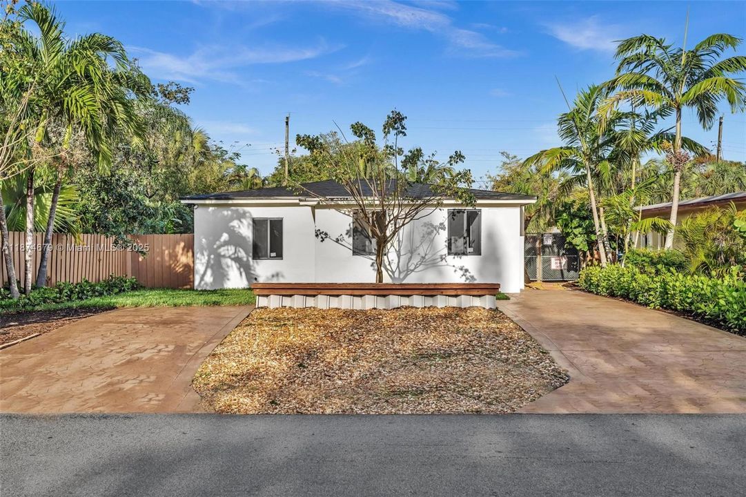 Active With Contract: $734,900 (0 beds, 0 baths, 1856 Square Feet)