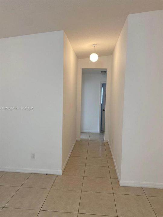 For Rent: $2,500 (3 beds, 2 baths, 1749 Square Feet)