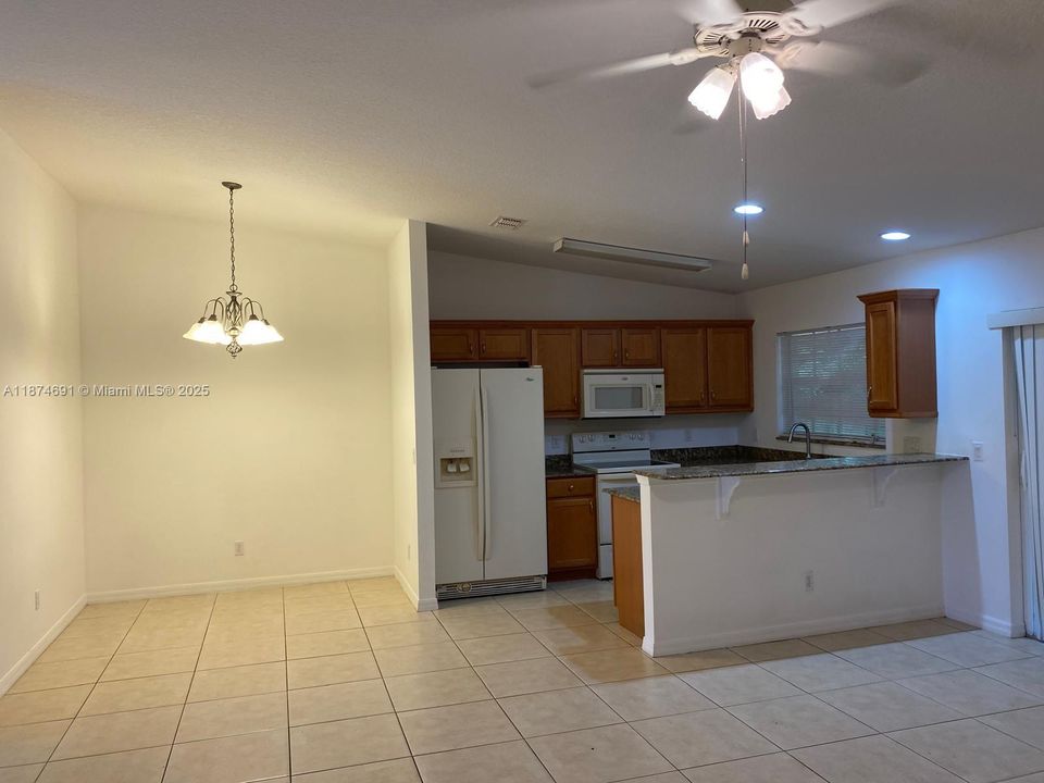 For Rent: $2,500 (3 beds, 2 baths, 1749 Square Feet)