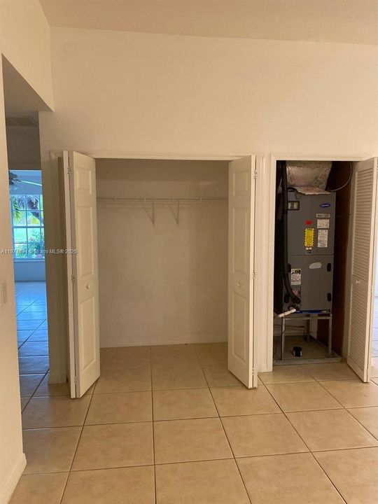 For Rent: $2,500 (3 beds, 2 baths, 1749 Square Feet)