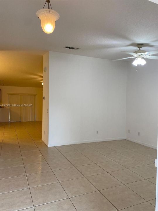 For Rent: $2,500 (3 beds, 2 baths, 1749 Square Feet)