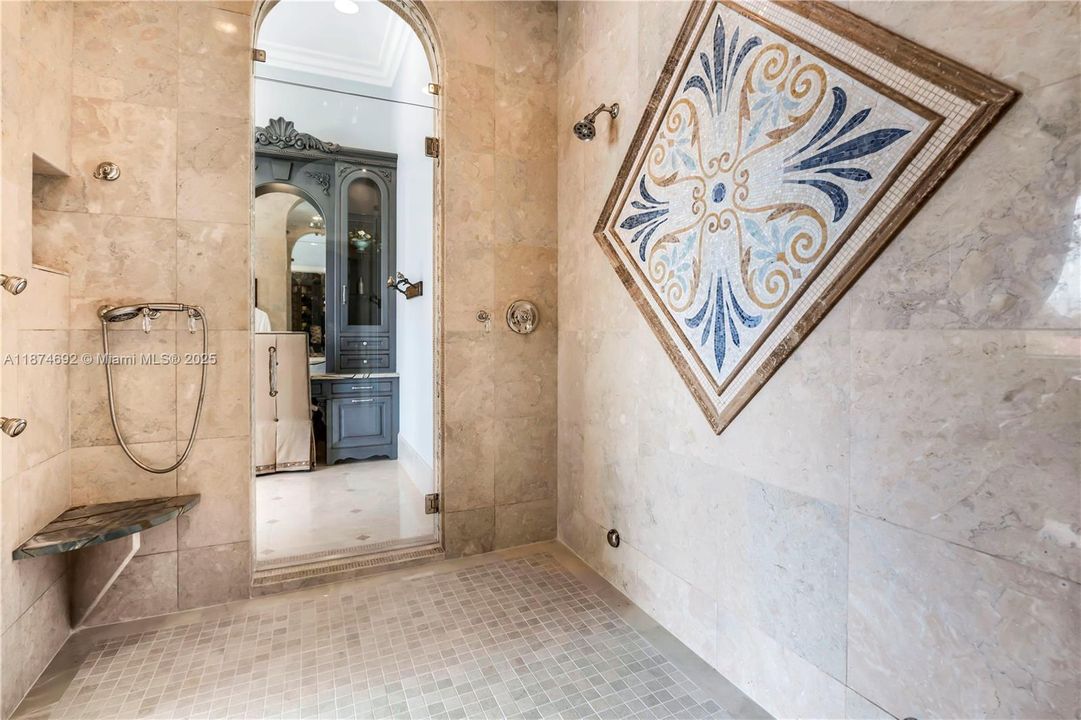 待售: $22,990,000 (7 贝兹, 8 浴室, 11395 平方英尺)