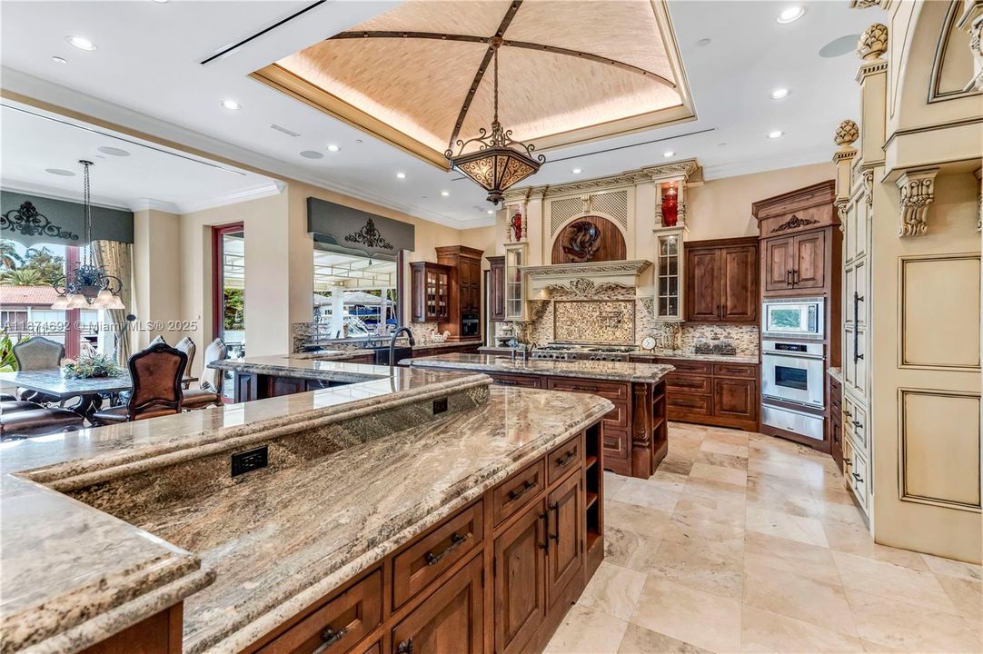 待售: $22,990,000 (7 贝兹, 8 浴室, 11395 平方英尺)