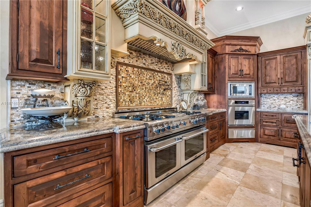 待售: $22,990,000 (7 贝兹, 8 浴室, 11395 平方英尺)