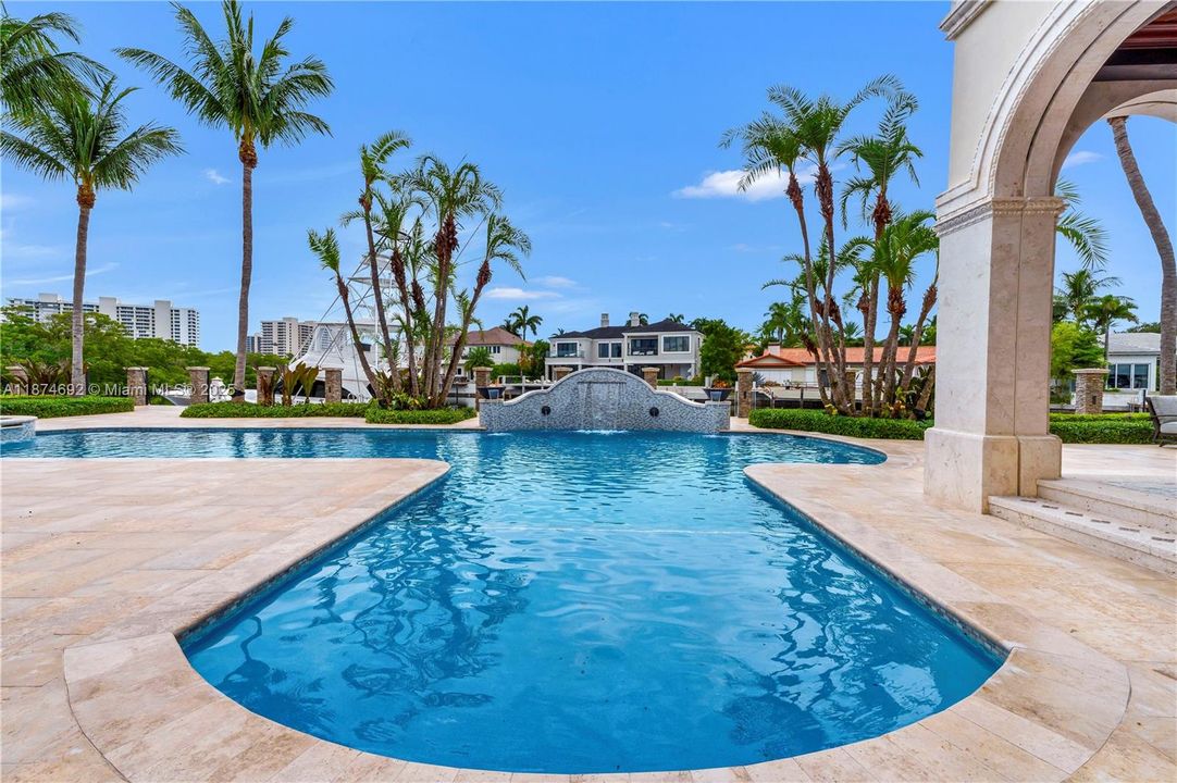 待售: $22,990,000 (7 贝兹, 8 浴室, 11395 平方英尺)