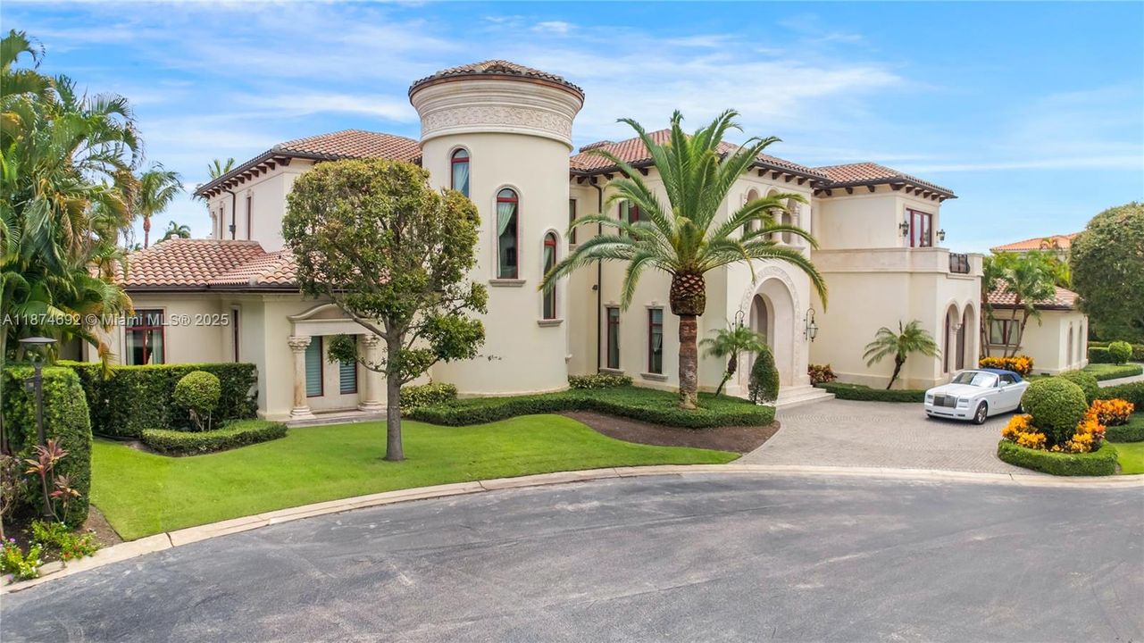 待售: $22,990,000 (7 贝兹, 8 浴室, 11395 平方英尺)