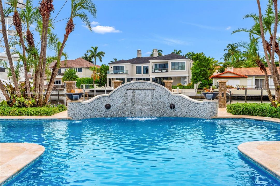 待售: $22,990,000 (7 贝兹, 8 浴室, 11395 平方英尺)