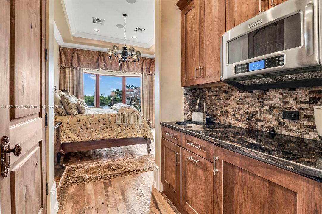 待售: $22,990,000 (7 贝兹, 8 浴室, 11395 平方英尺)