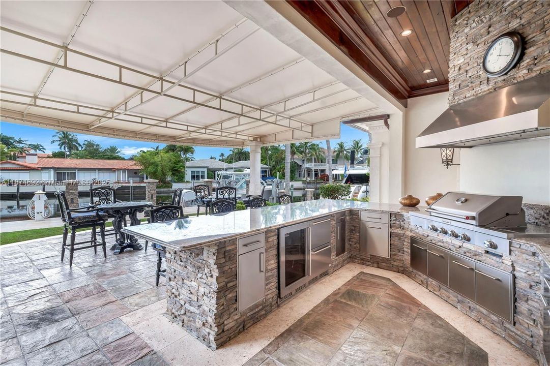 待售: $22,990,000 (7 贝兹, 8 浴室, 11395 平方英尺)