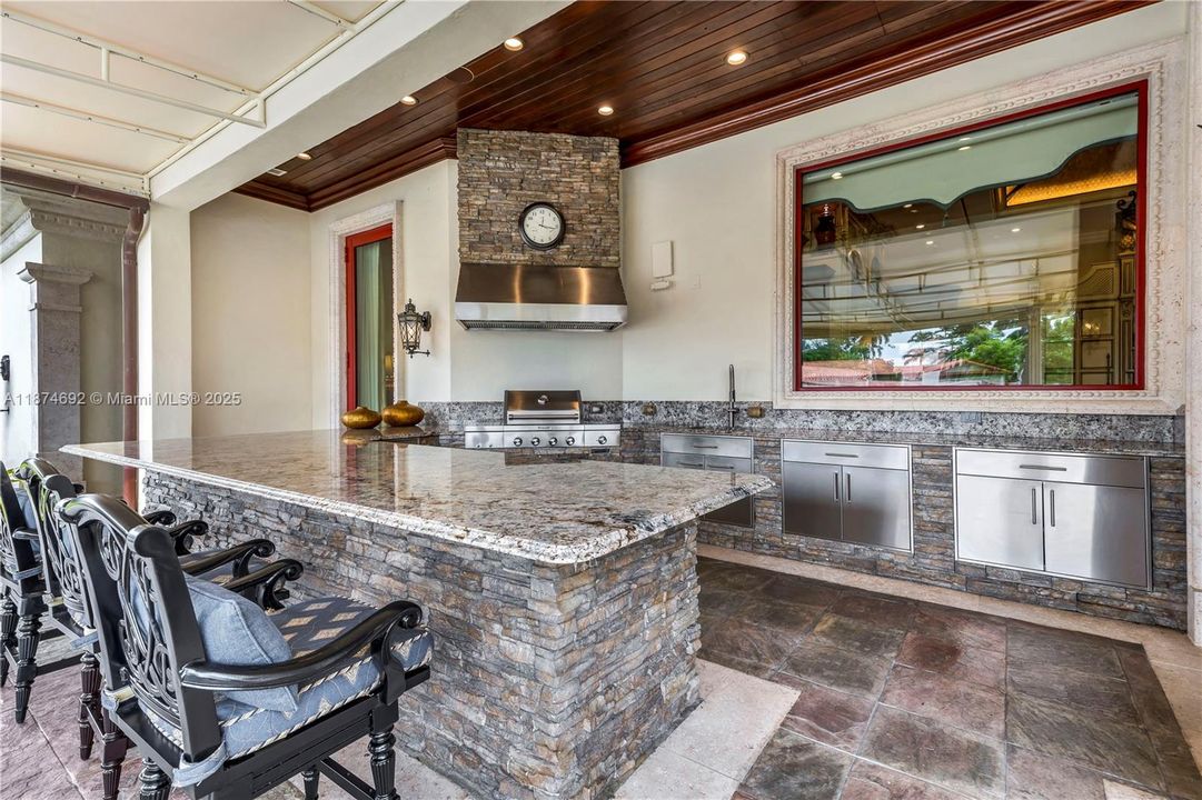 待售: $22,990,000 (7 贝兹, 8 浴室, 11395 平方英尺)