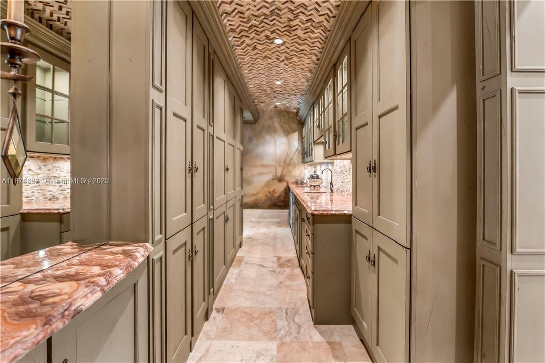 待售: $22,990,000 (7 贝兹, 8 浴室, 11395 平方英尺)