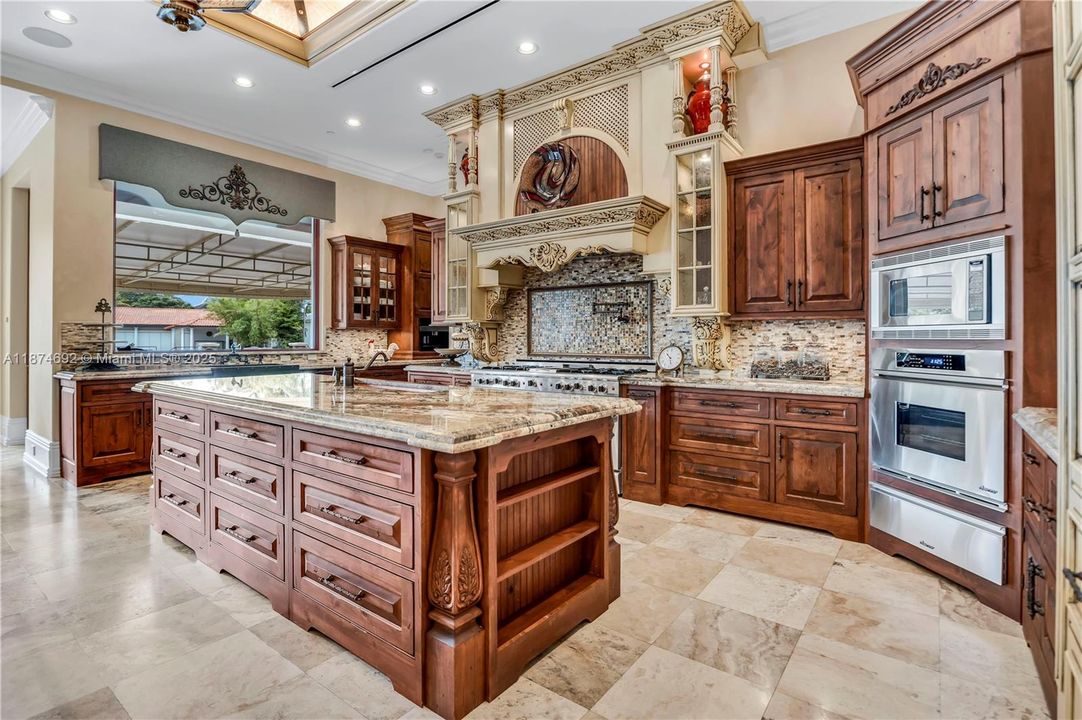 待售: $22,990,000 (7 贝兹, 8 浴室, 11395 平方英尺)