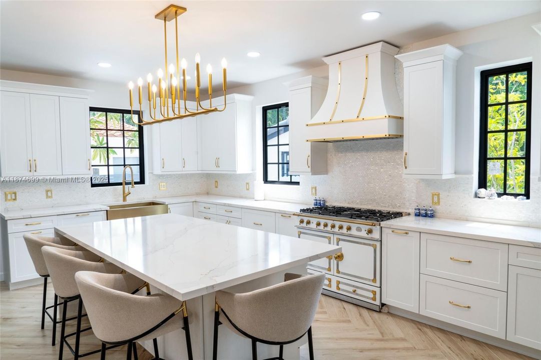 For Sale: $4,375,000 (5 beds, 5 baths, 3522 Square Feet)