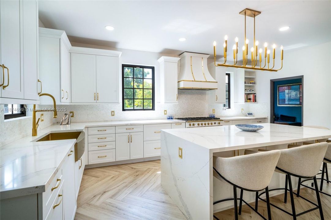 For Sale: $4,375,000 (5 beds, 5 baths, 3522 Square Feet)